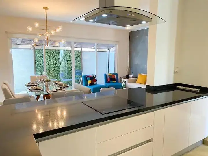 Elegante Y Preciosa Casa Con Excelente Ubicacion Villa Cancun Mexico